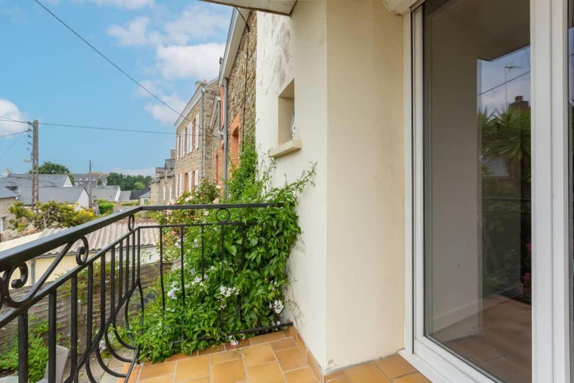 SAINT ALEXANDRE - Jolie maison atypique avec terrasse - 4 personnes Dinard Extérieur photo